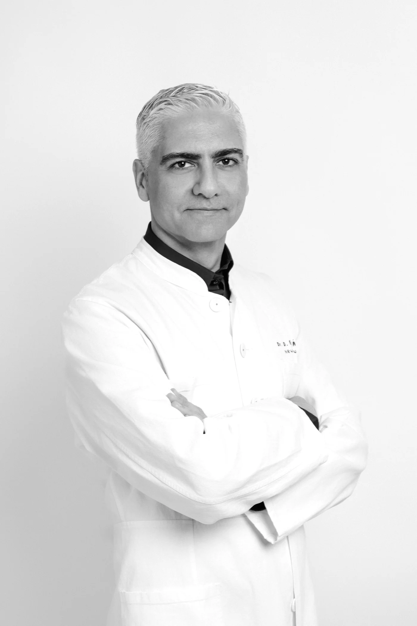 Retrato del Dr. Diego Ferrández, neurocirujano de columna